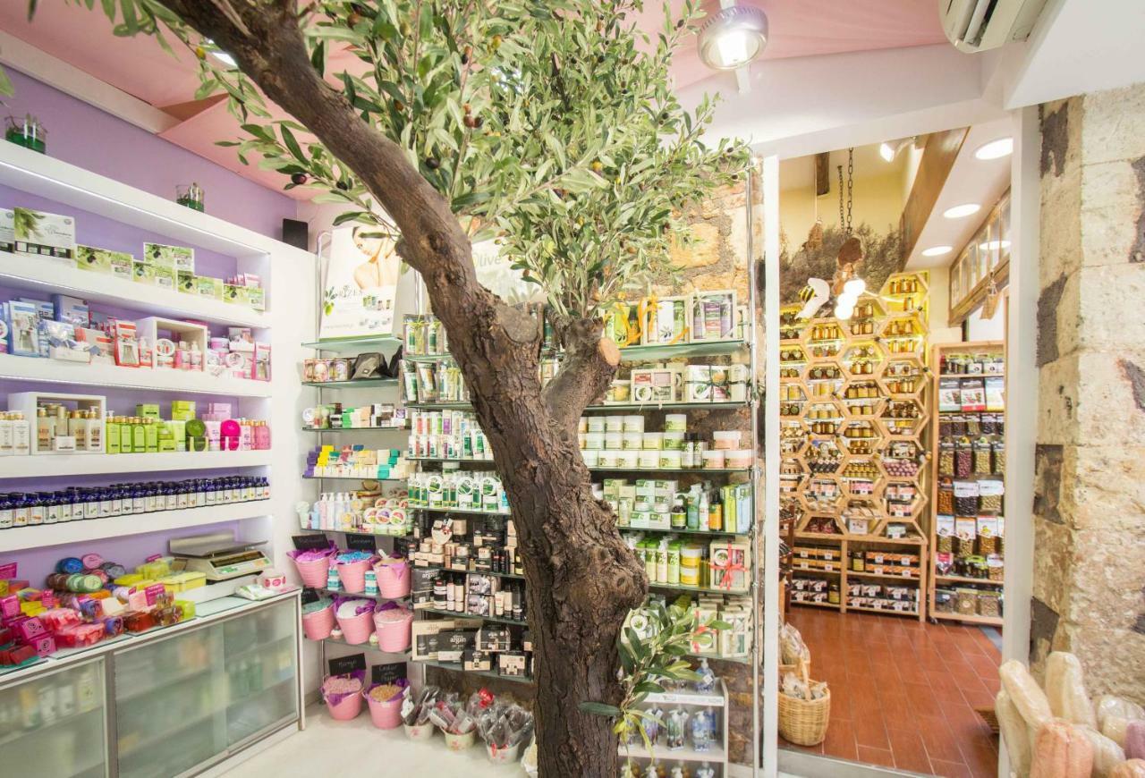 MmeBassia Bed & Breakfast Chania  Bagian luar foto