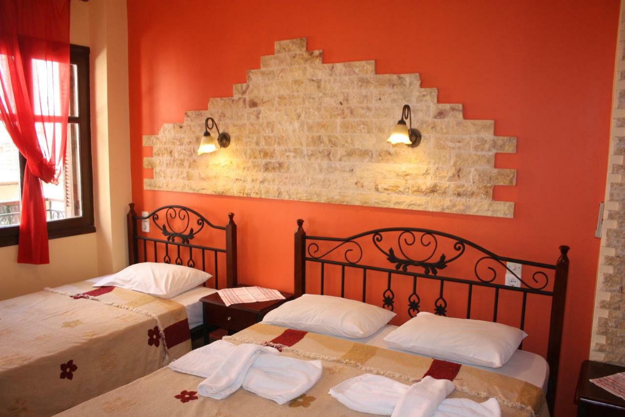 MmeBassia Bed & Breakfast Chania  Bagian luar foto